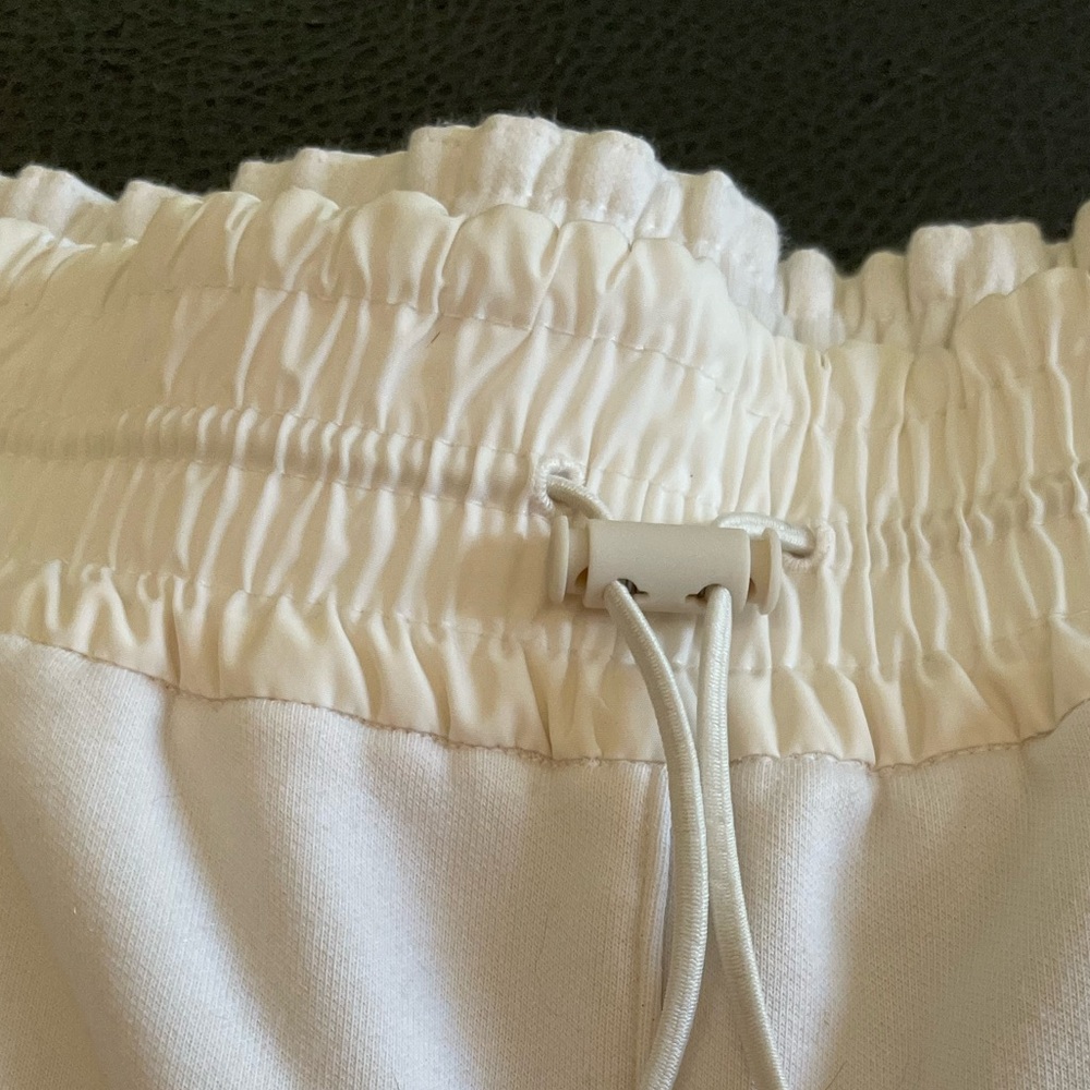 Athleta Triumph Hybrid Wide Leg Crop sweatpant high rise stretch waist MED Cream - Picture 10 of 16